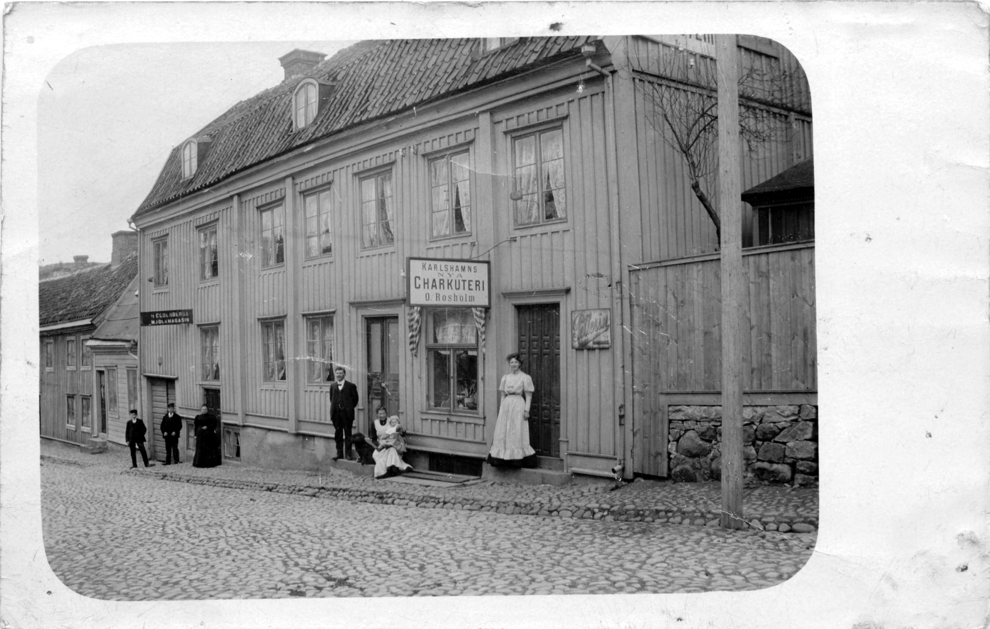 Karlshamns nya Charkuteri - bild från sensommaren 1906.













