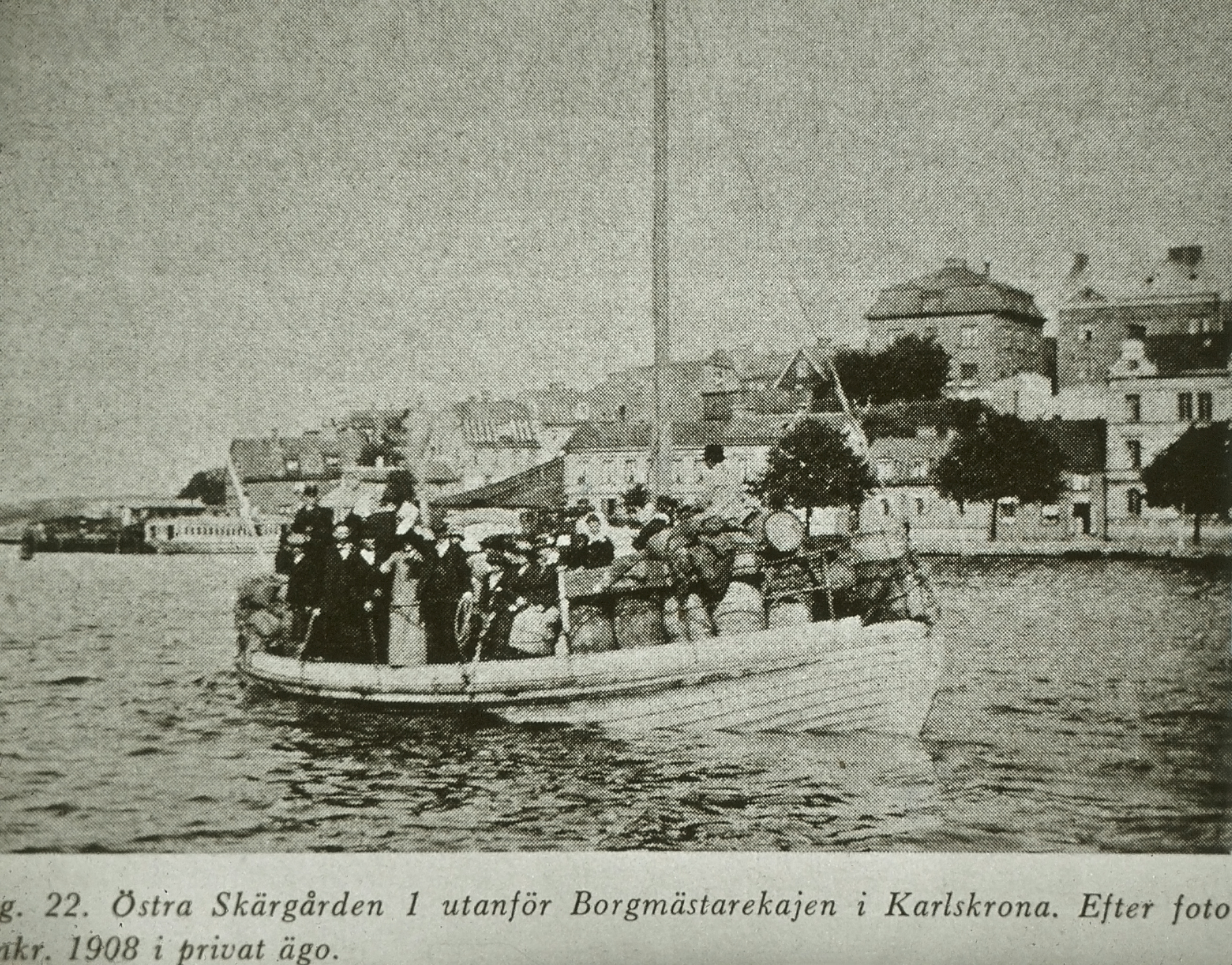 
Ã–stra skÃ¤rgÃ¥rden I utanfÃ¶r BorgmÃ¤starekajen i Karlskrona. Foto omkring 1908.





